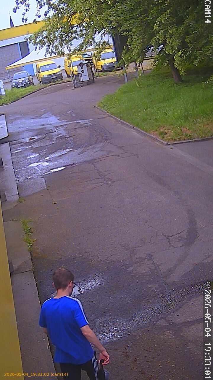 20260504193302