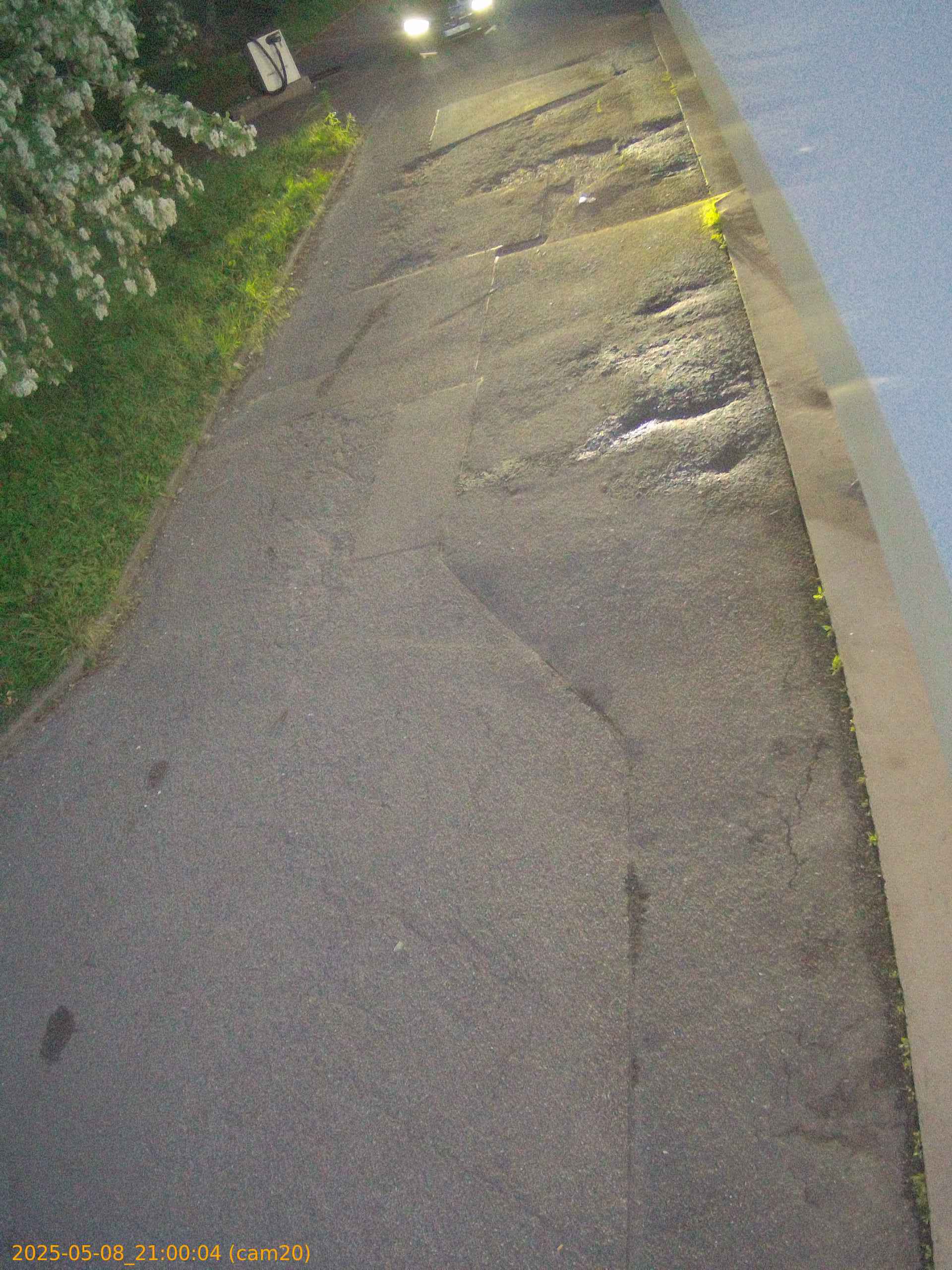 20250508210004