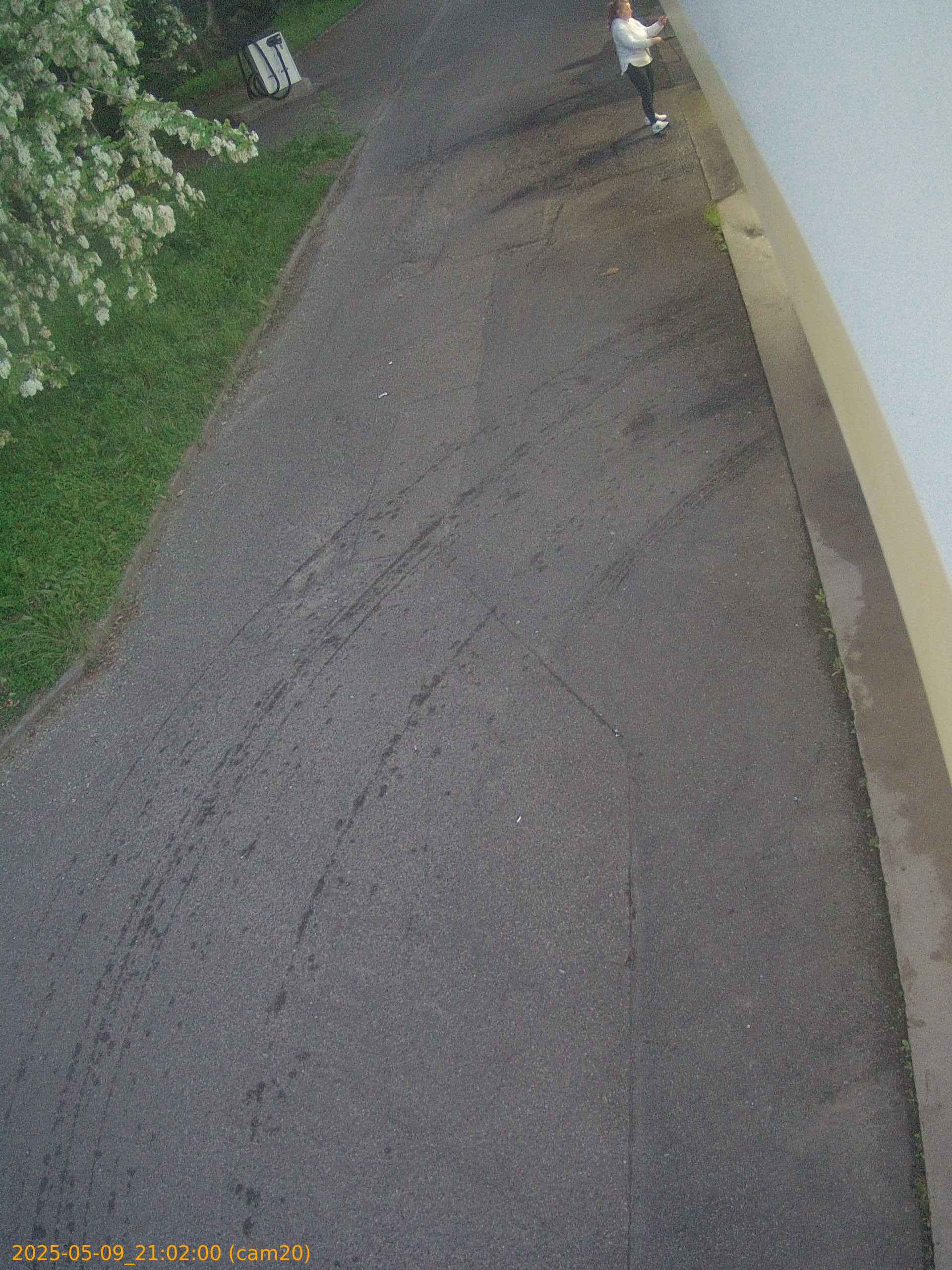 20250509210200