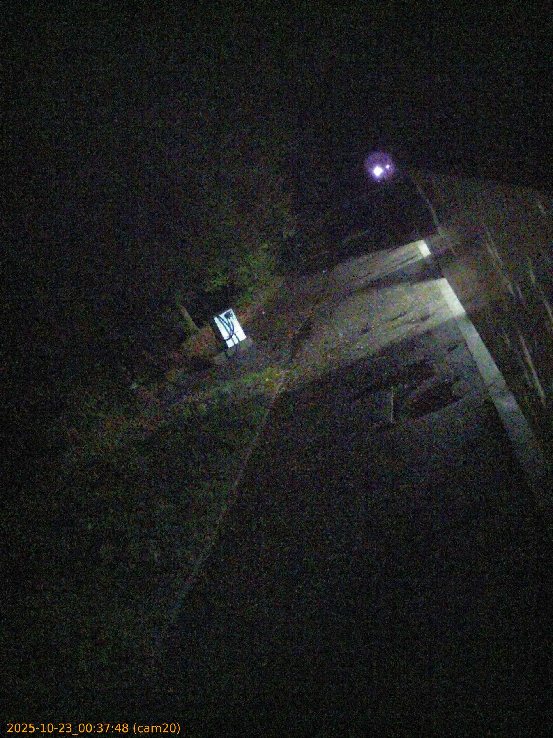 20251023003748