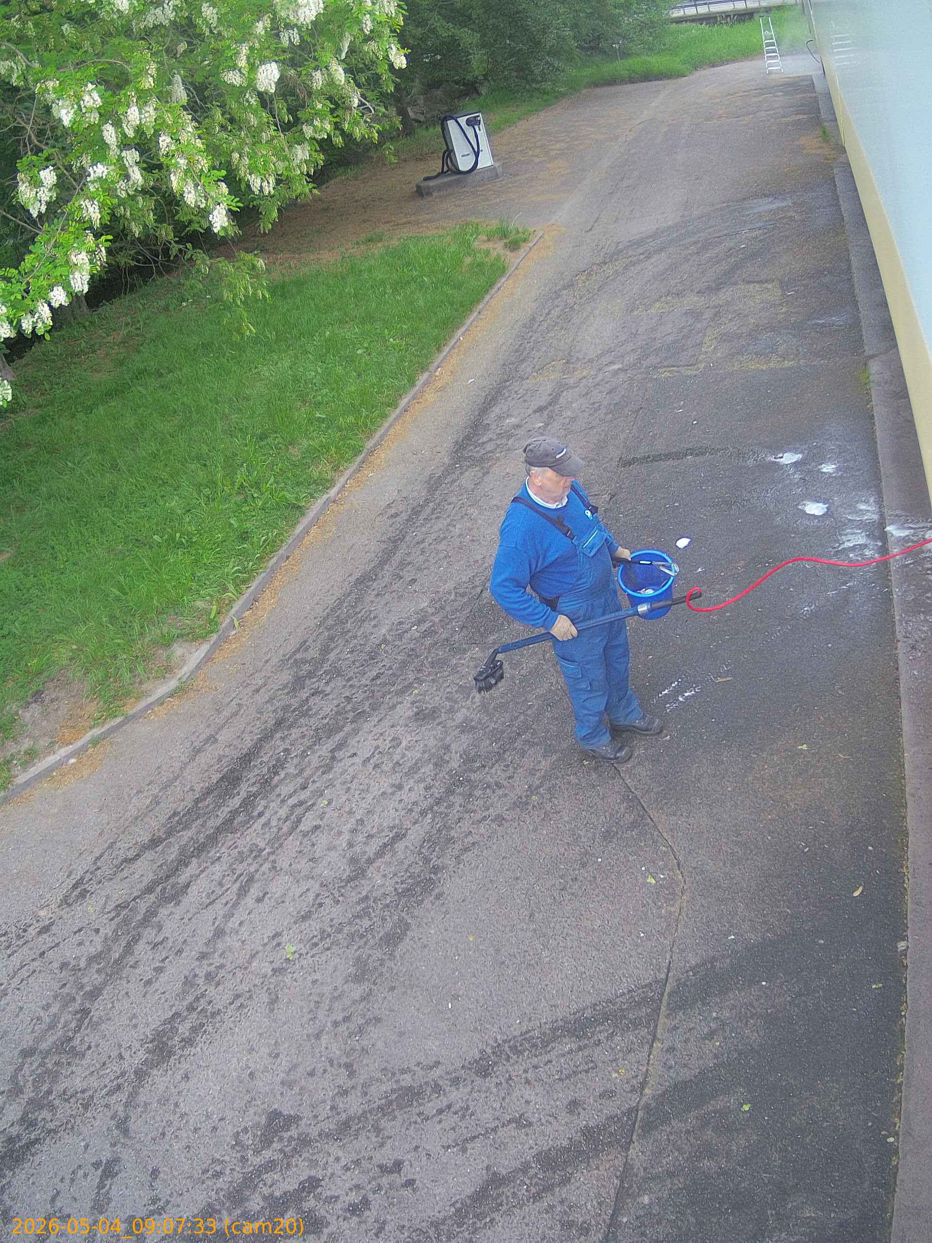 20260504090733
