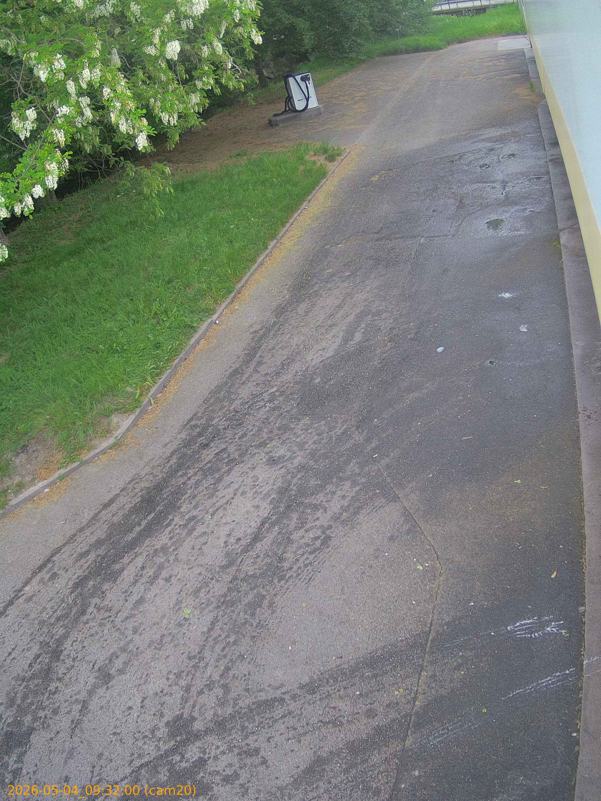 20260504093200