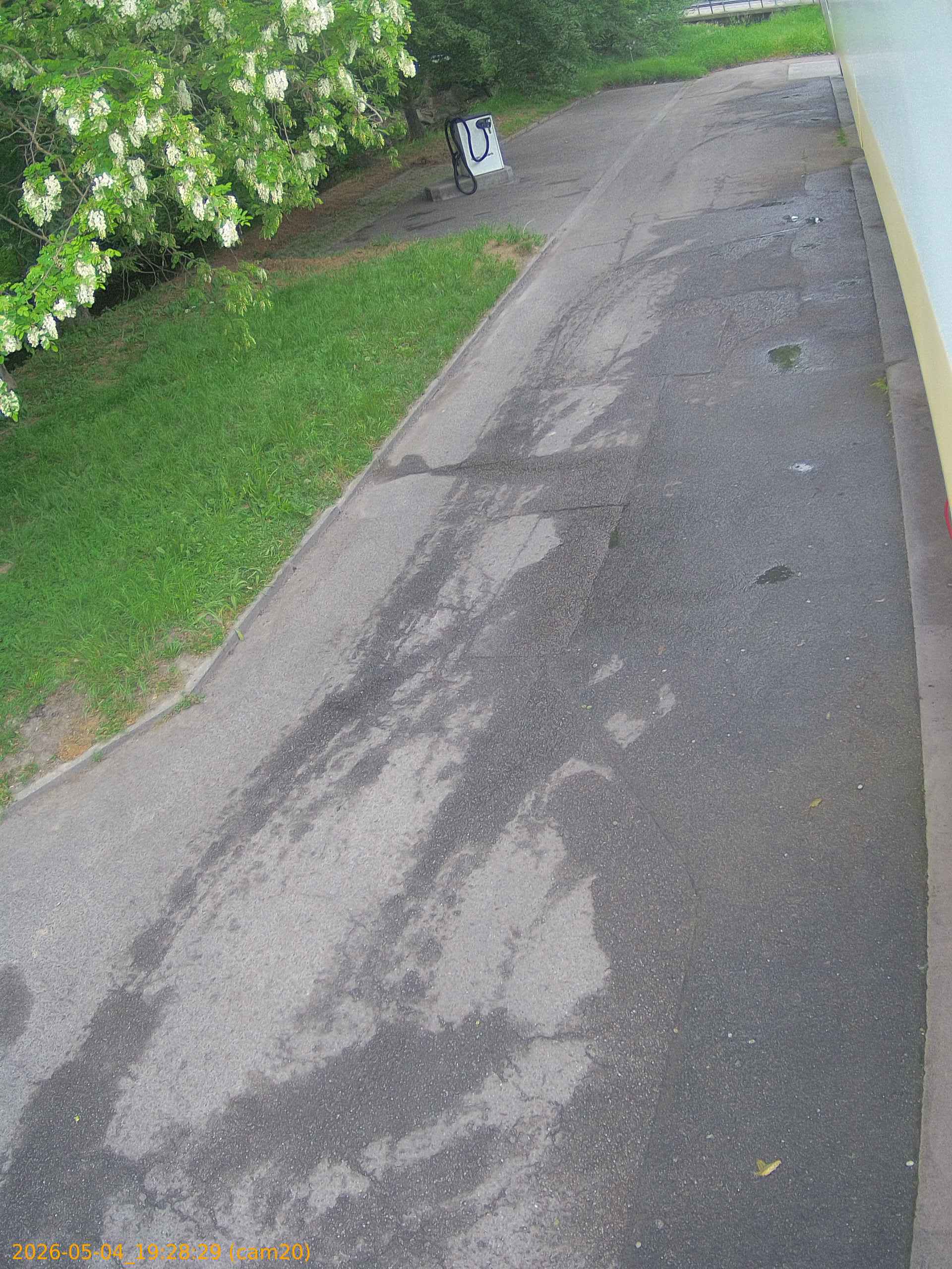 20260504192829