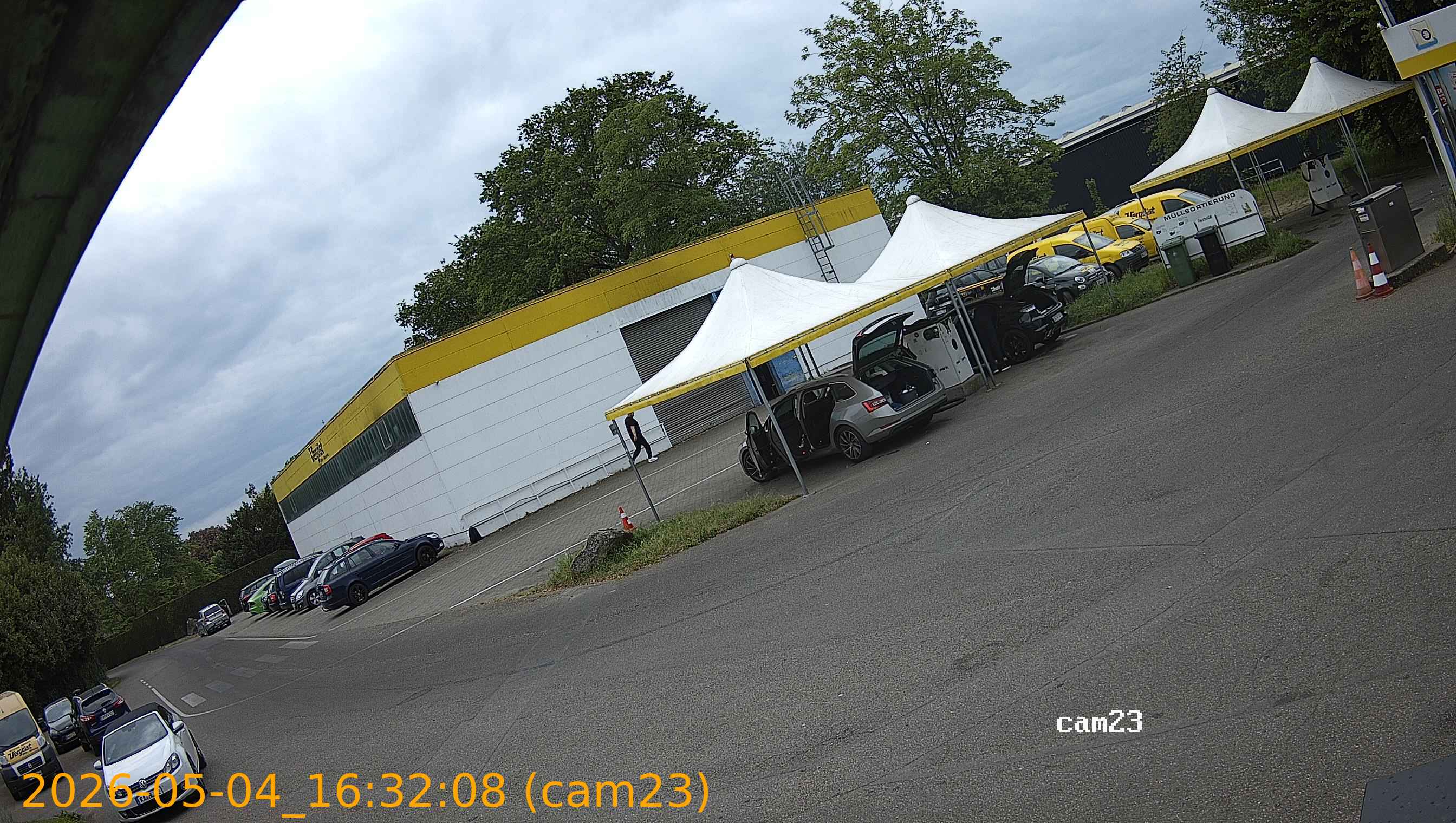 20260504163208
