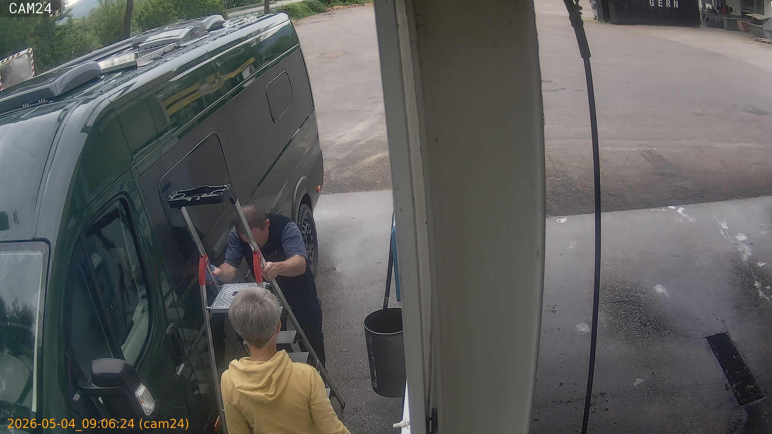 20260504090623