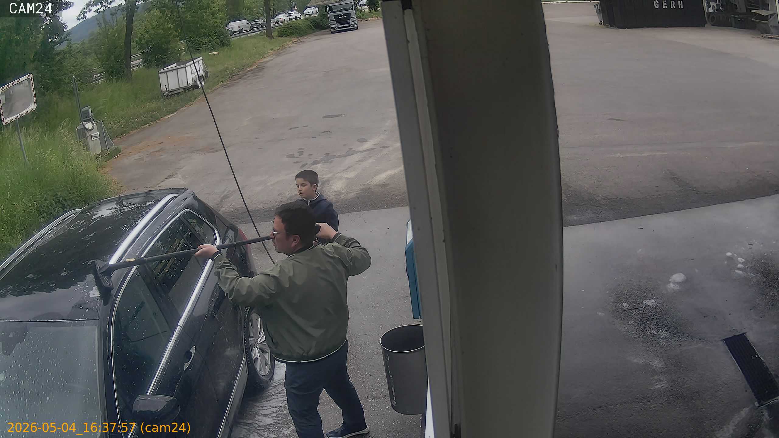20260504163757