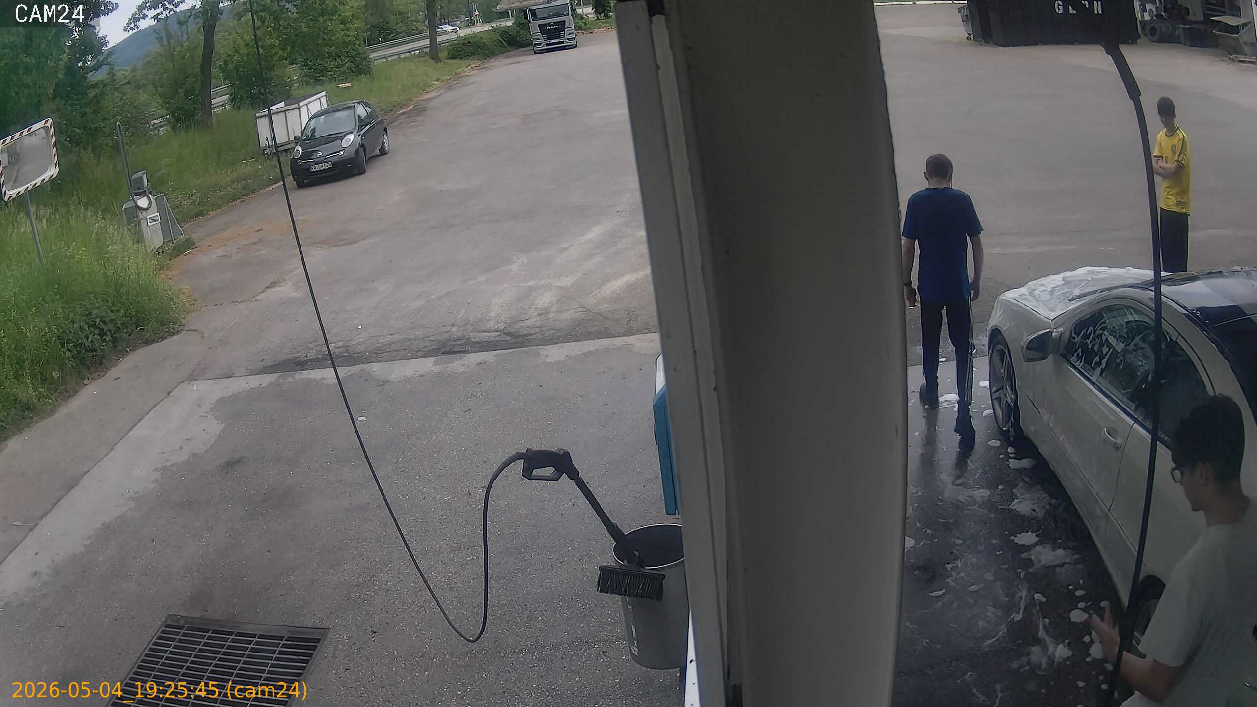20260504192545