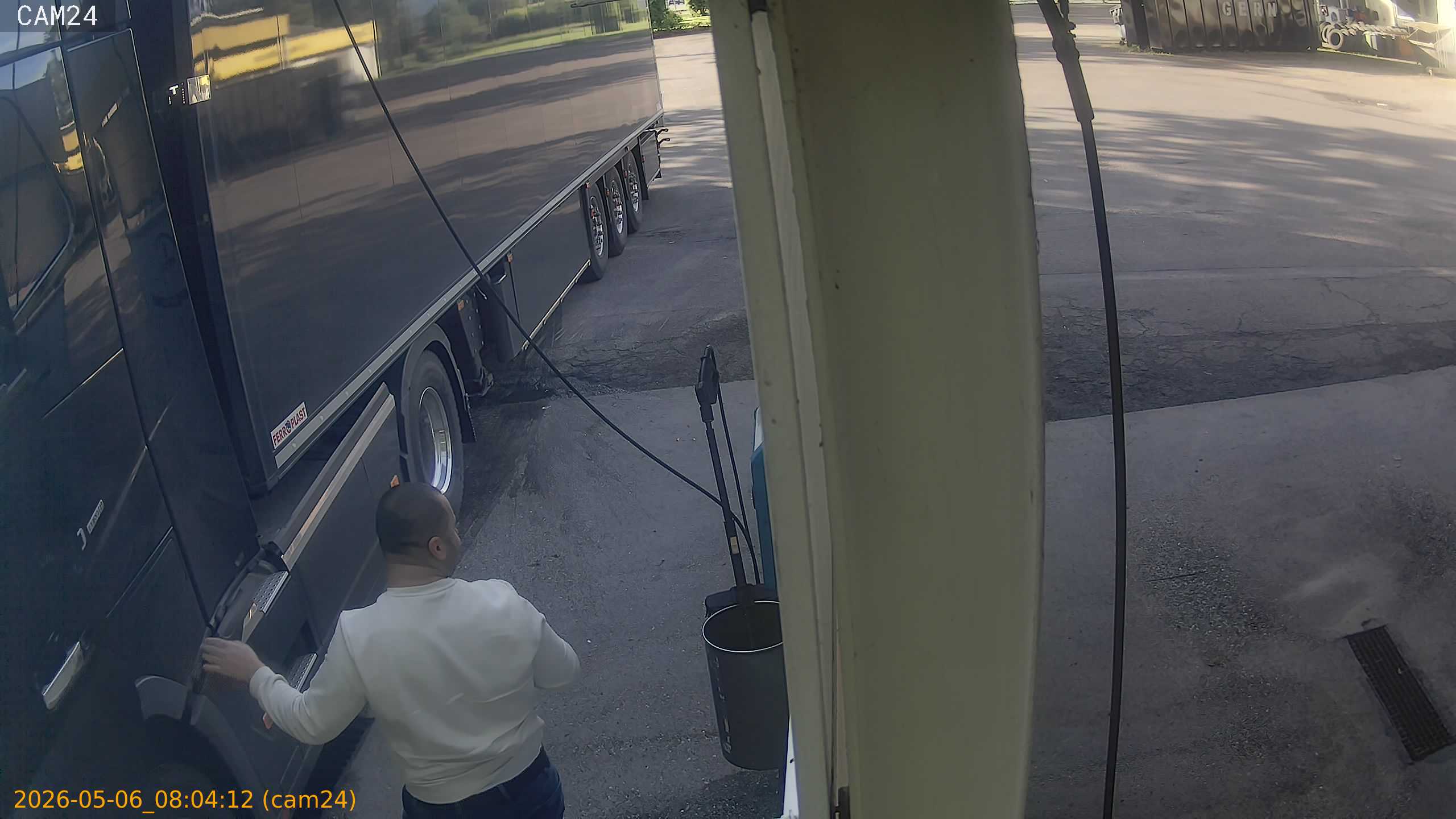 20260506080412